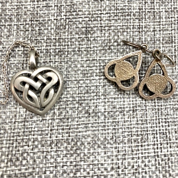 Celtic Knot Necklace and Earrings Set Silver - Picture 3 of 7